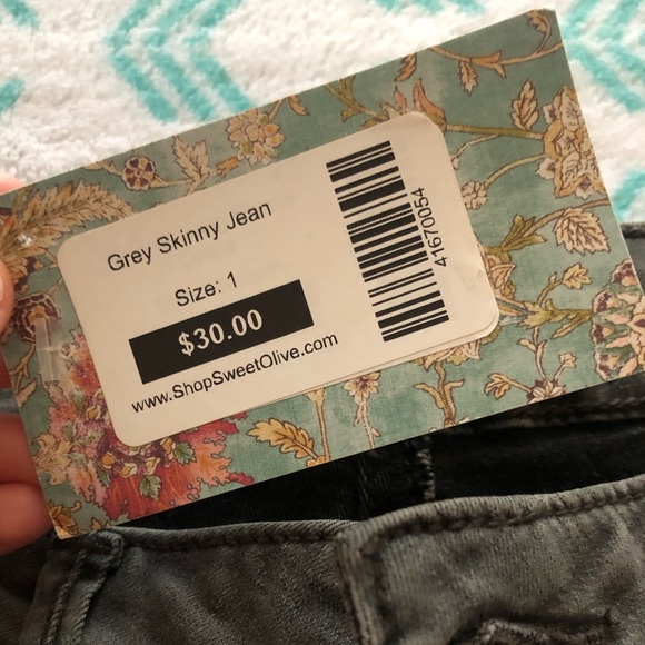 Selling black/ grey skinny jeans - Picture 2 of 4